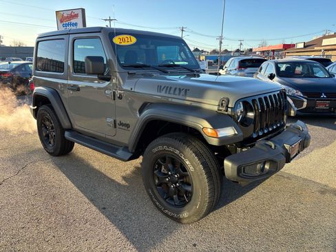 Used 2021 Jeep Wrangler Willys image 4