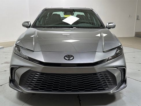 New 2026 Toyota Camry SE image 2