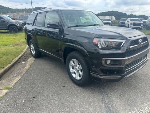 Used 2019 Toyota 4Runner Limited image 4