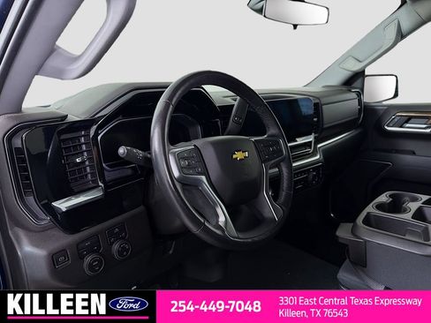 Used 2022 Chevrolet Silverado 1500 LT AWD/4WD image 10