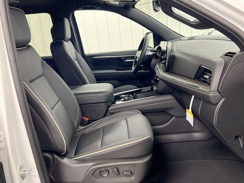 Used 2025 Chevrolet Tahoe Premier AWD/4WD image 22