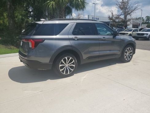 Certified 2025 Ford Explorer ST-Line AWD/4WD image 5