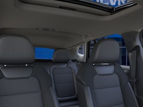 New 2026 Chevrolet Trax LT w/ Sunroof Package FWD image 26