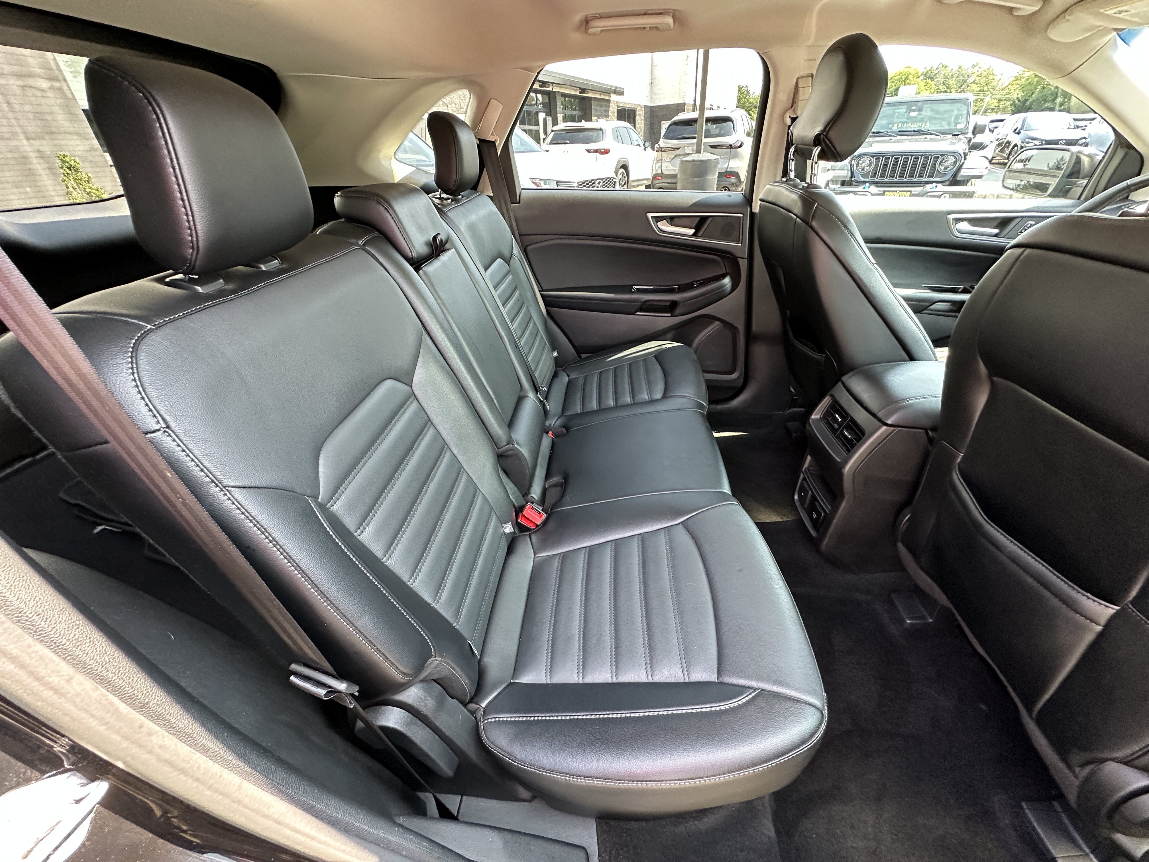 Used 2018 Ford Edge SEL w/ Equipment Group 201A AWD/4WD image 33