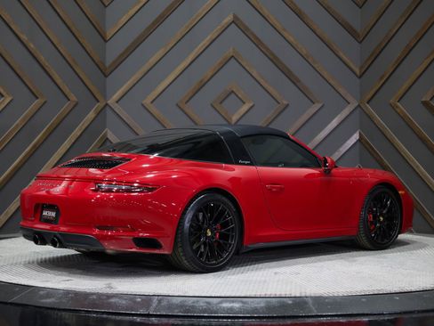 Used 2019 Porsche 911 Targa 4S image 9