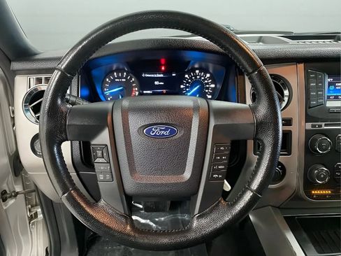 Used 2017 Ford Expedition XLT AWD/4WD image 13