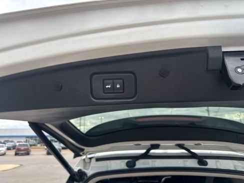 Used 2023 Nissan Pathfinder SL image 24