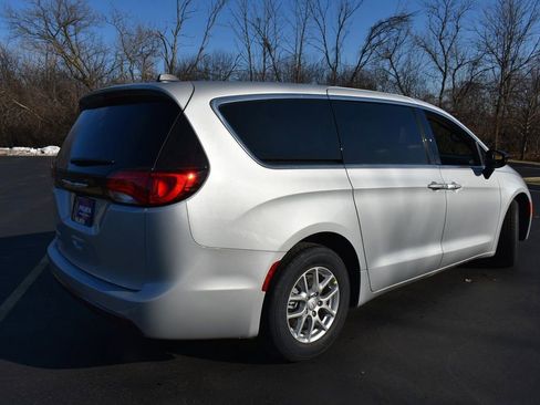 New 2026 Chrysler Voyager LX image 4