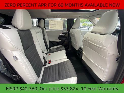 New 2025 Mitsubishi Outlander SE image 29