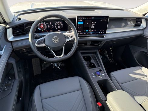 New 2026 Volkswagen Tiguan SE image 15