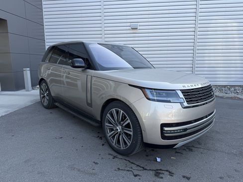 Certified 2023 Land Rover Range Rover SE image 11