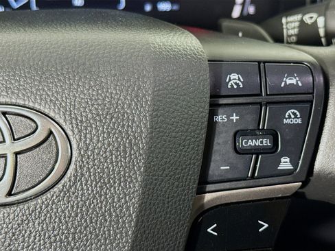 Used 2025 Toyota Camry SE image 14