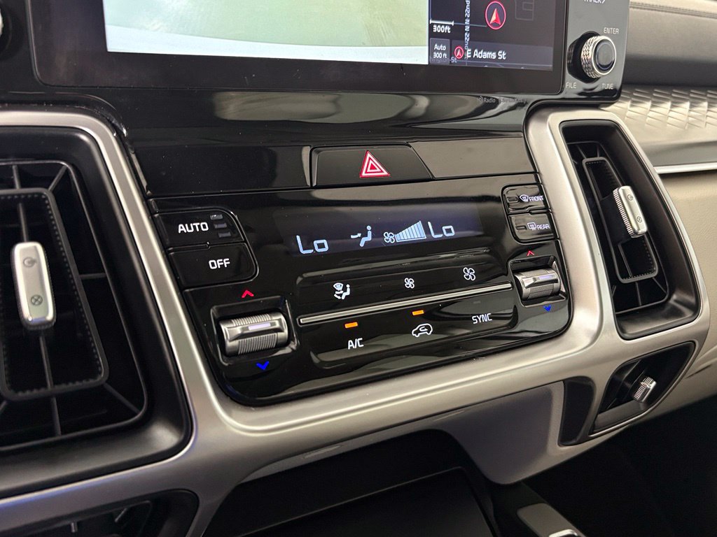Used 2022 Kia Sorento S w/ Panoramic Sunroof Package FWD image 28