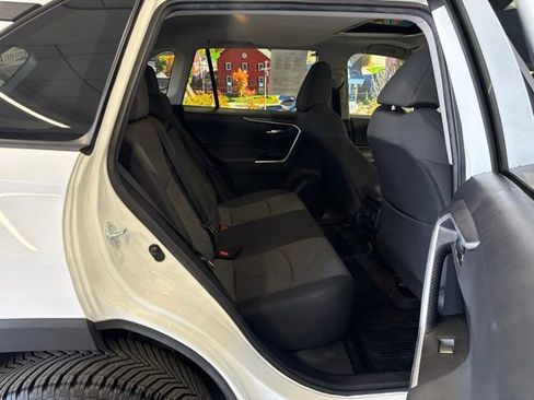 Used 2021 Toyota RAV4 XLE w/ Convenience Package AWD/4WD image 32