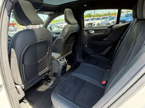 Certified 2023 Volvo C40 P8 Recharge Ultimate w/ Protection Package Premier AWD/4WD image 19