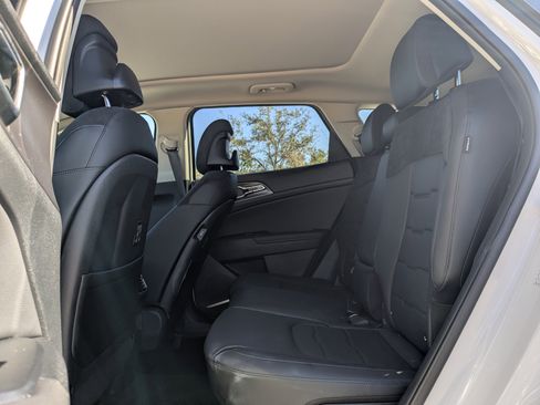 Used 2026 Kia Sportage SX image 16