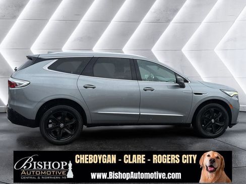 Used 2023 Buick Enclave Essence w/ Sport Touring Edition image 19