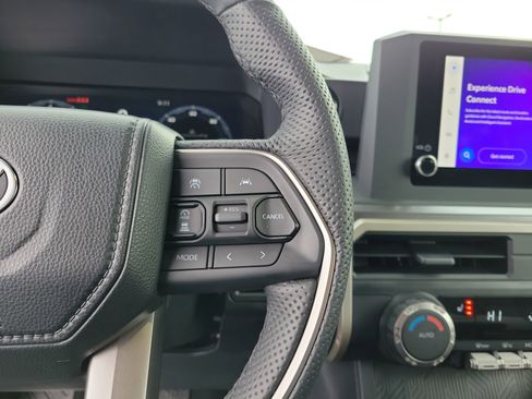 Used 2025 Toyota Tacoma TRD Off-Road image 23