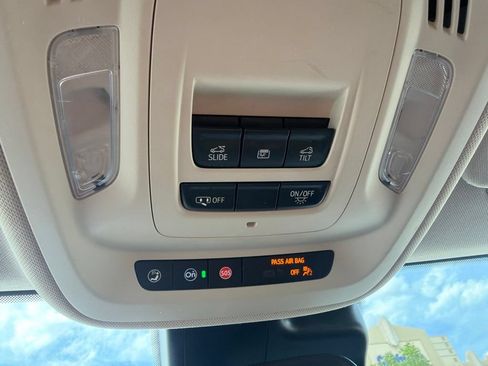 Used 2022 Buick Envision Essence w/ Sport Touring Package FWD image 19