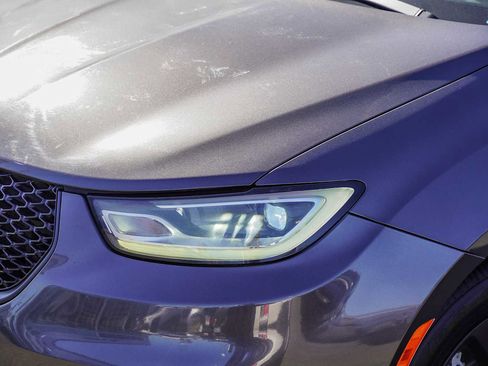 Used 2021 Chrysler Pacifica Touring w/ S Appearance Package image 10