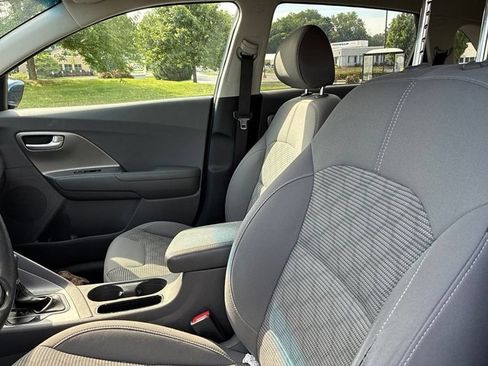 Used 2019 Kia Niro LX FWD image 25