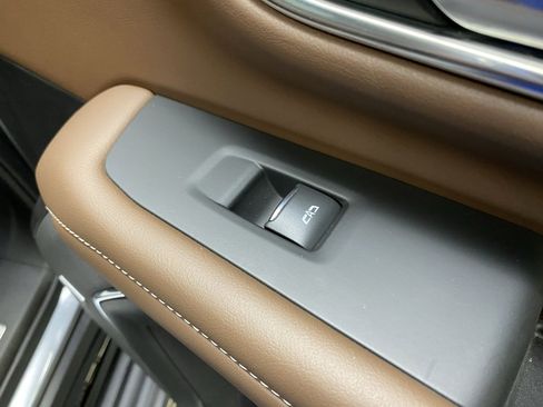 Used 2022 Chevrolet Tahoe High Country image 23