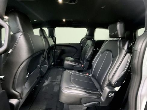 New 2026 Chrysler Voyager LX image 12