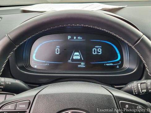 Used 2024 Hyundai Venue SEL image 19