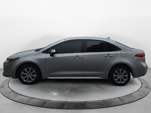 Used 2024 Toyota Corolla LE FWD image 2