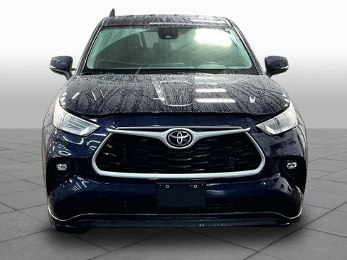 Certified 2025 Toyota Highlander LE FWD image 4