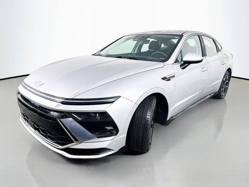 Used 2024 Hyundai Sonata SEL image 3