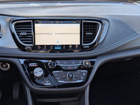 New 2026 Chrysler Pacifica Limited w/ S Appearance Package AWD/4WD image 19