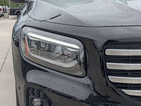 Used 2025 Mercedes-Benz GLB 250 image 9