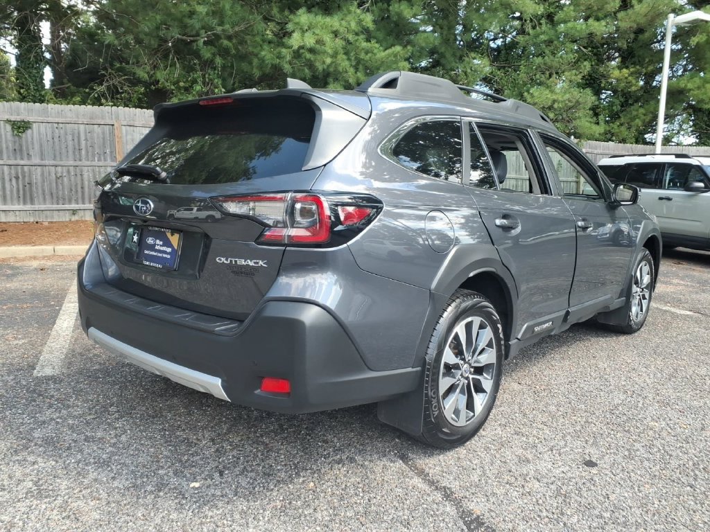 Used 2023 Subaru Outback Limited AWD/4WD image 2