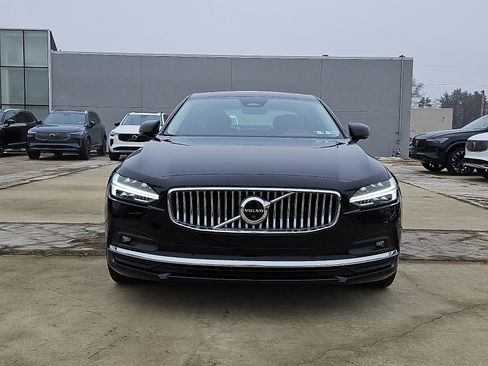 Certified 2023 Volvo S90 B6 Plus image 2