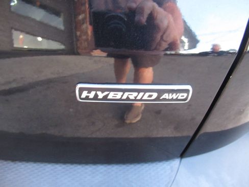 Used 2021 Ford Escape Titanium w/ Titanium Elite Package AWD/4WD image 10
