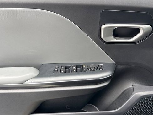 New 2025 Kia K4 LX image 12