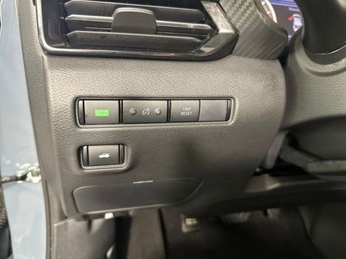 Certified 2025 Nissan Sentra SR image 19