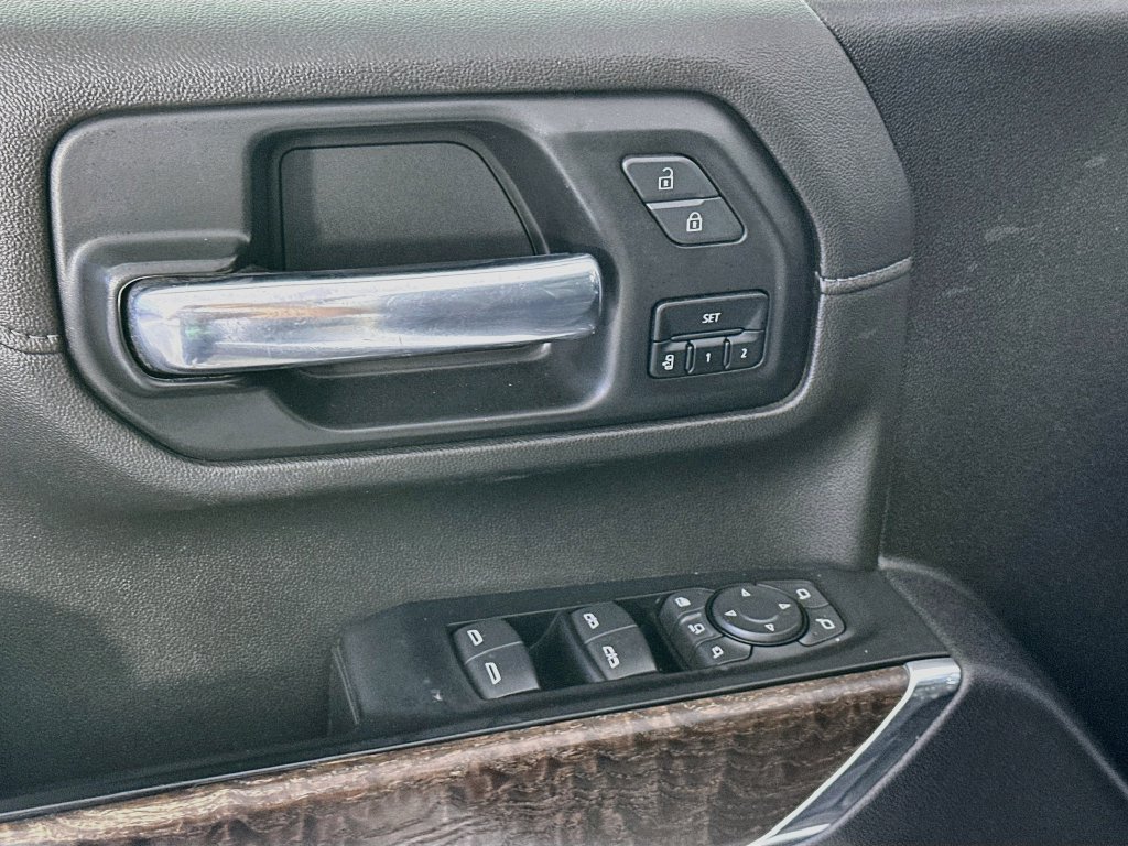 Used 2023 GMC Sierra 3500 Denali AWD/4WD image 24