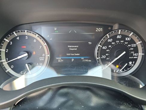 Used 2020 Toyota Highlander XLE image 11