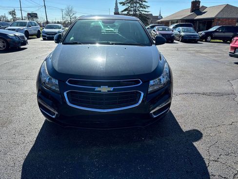 Used 2015 Chevrolet Cruze LS image 2
