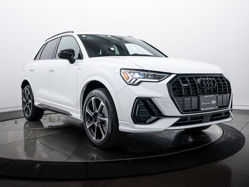 Certified 2025 Audi Q3 2.0T Premium Plus w/ Premium Plus Package image 2