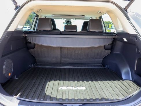 Used 2020 Toyota RAV4 XLE Premium FWD image 29