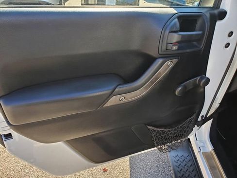 Used 2014 Jeep Wrangler Unlimited Sport w/ Connectivity Group image 17