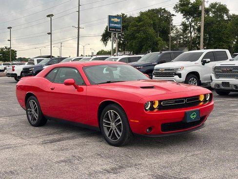 Used 2019 Dodge Challenger SXT w/ Plus Package AWD/4WD image 7