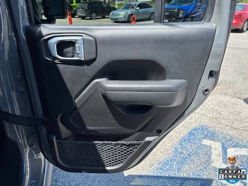Used 2022 Jeep Wrangler Unlimited Rubicon w/ LED Lighting Group AWD/4WD image 39