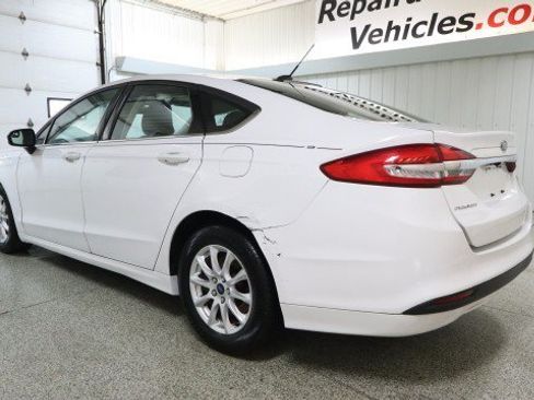 Used 2017 Ford Fusion S FWD image 3
