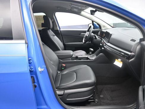 Used 2026 Kia Sportage EX FWD image 29