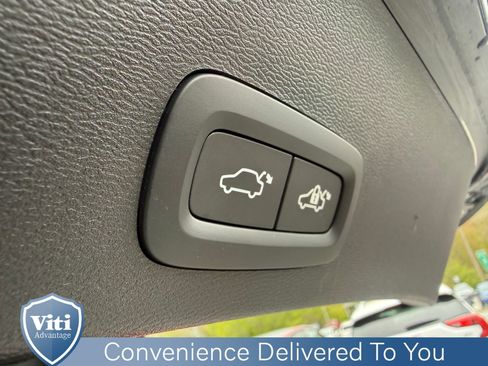 Certified 2024 Volvo XC40 B5 Plus w/ Protection Package Premier AWD/4WD image 25