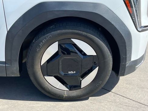 Used 2024 Kia EV9 Light Long Range image 9